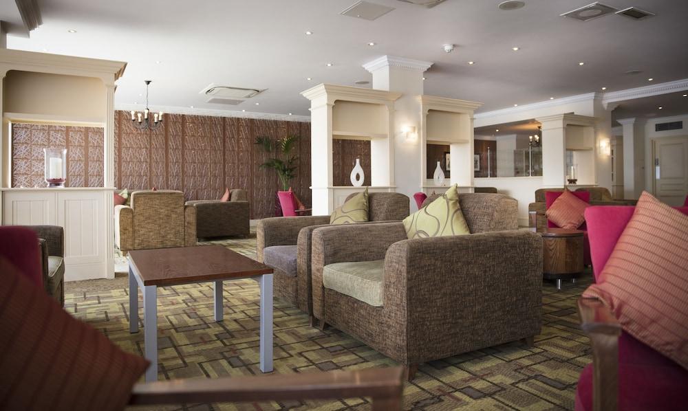 Thistle London Heathrow Terminal 5 Hotel 3*
