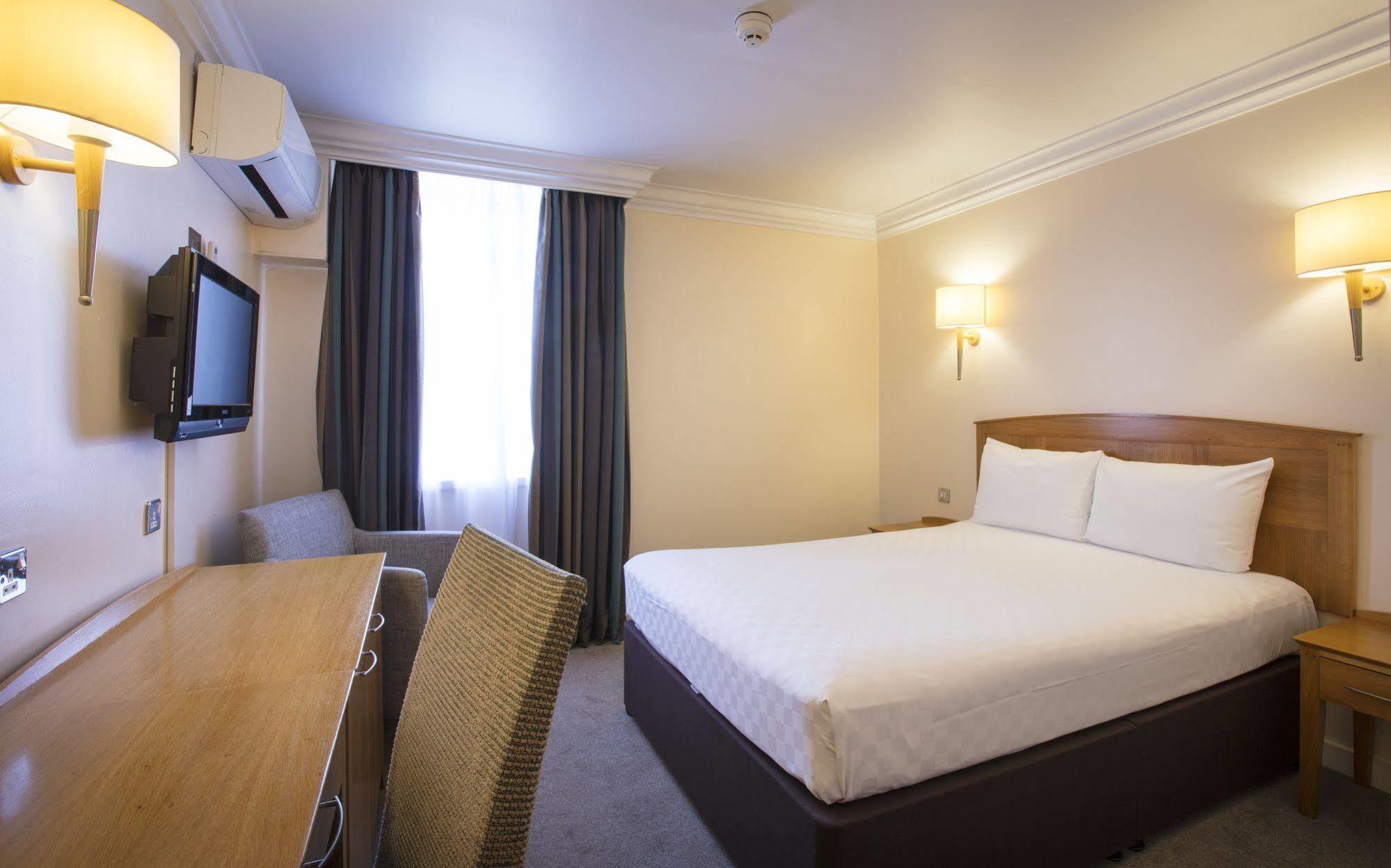 Thistle London Heathrow Terminal 5 Hotel